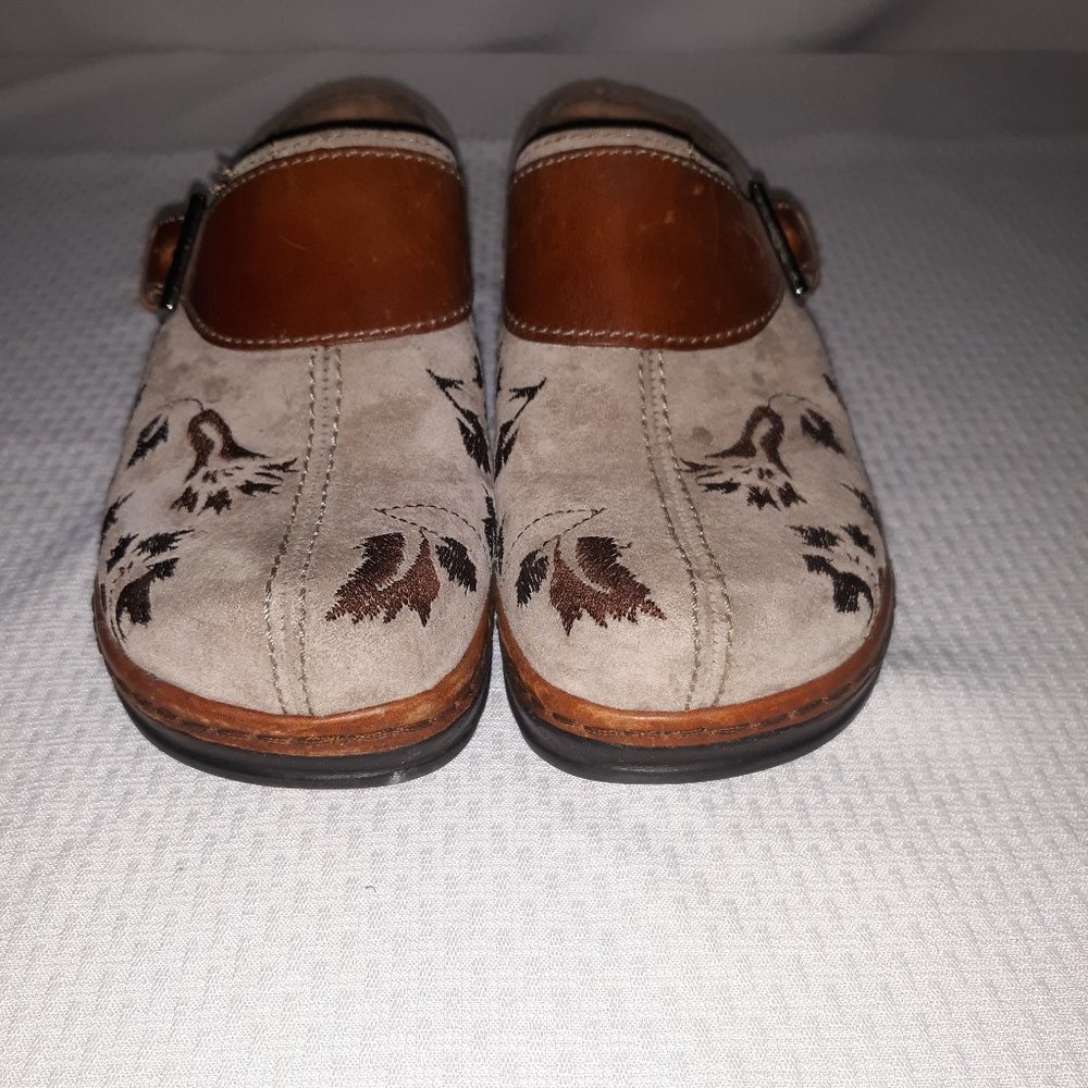 Embroidered Klogs - Womans